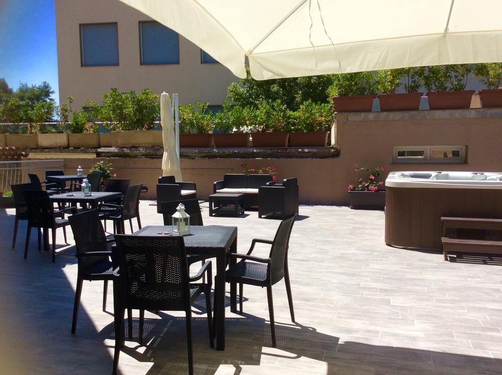 Hotel Residence Paradiso Moneglia Exterior foto